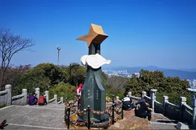「原创诗词」刘柏荣 |​ 人似山花经代谢 梅开二度抱春光图片