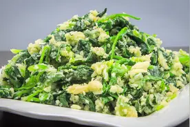 饭店的清蒸菠菜为啥好吃，原来蒸菜有诀窍，看看厨师长怎样蒸视频封面