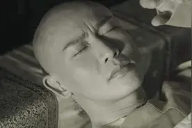 乾隆为何坚信，自己宠幸了尔晴？原来设了3个坑，完美踩中图片