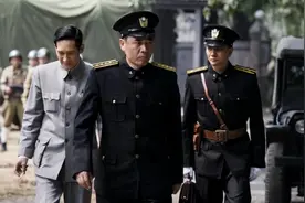 《北平无战事》之五人调查小组的座位排序您看懂了吗？大有玄机图片