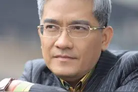 "5分"教授郎咸平，弃妻子与张玮登报结婚，还帮郭美美洗白？图片