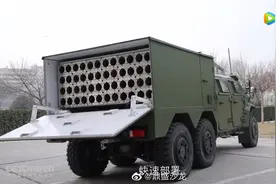 我军“蜂群”出击，巡飞弹漫天飞舞，战争智能化无人化是必然趋势图片