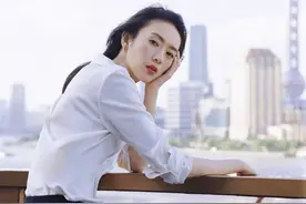 童瑶翻红后厉害了，穿衣坚持走通勤风，成了30+女性穿搭范本图片