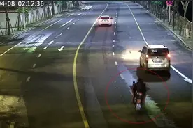 【警示】午夜惊魂！女子深夜骑两轮车“蛇形走位”，结果惨了...图片