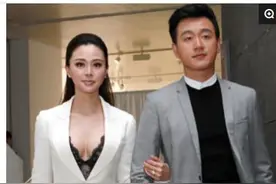 佟大为的老婆，关悦和于明加合影，网友直呼两人太像了图片