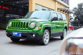 绿色JEEP情怀，自由客改色分享图片