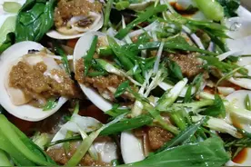 青蛾蒸粉丝，鲜甜美味，一点也不浪费图片