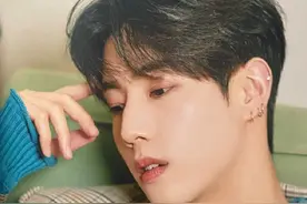 GOT7最新写真集中的Mark段宜恩，为段天仙的盛世美颜所倾倒图片