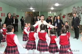 李小琳受聘为高县硕勋幼儿园名誉园长图片