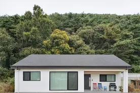 想通了，回家翻新99㎡自建房，门前有院屋后有山，比在城里住快活图片