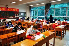 复学第二日 高三学生迎来贵阳市一模考试图片