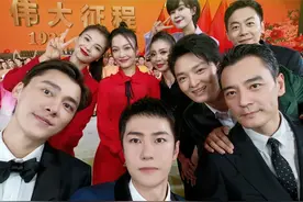 李易峰真的好正直啊！谁说他胖了？这身材穿中山装不是刚刚好吗图片