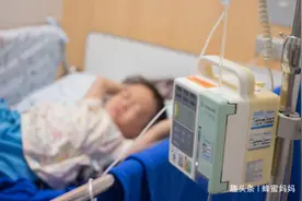 5岁女童经常模仿爸爸“上厕所”，一星期后进医院，医生：没脑子图片