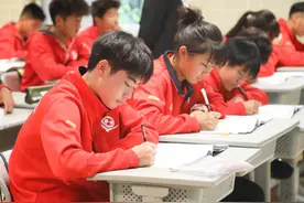 初中生有这3种变化，预示着可能成为学习“潜力股”，家长要留意图片