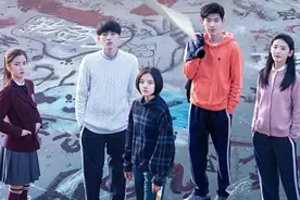 豆瓣8.8分《悲伤逆流成河》：愿所有的青春，都被温暖以待图片