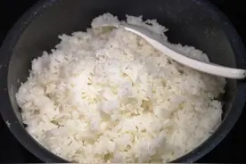 煮米饭，冷水煮还是热水煮？牢记4个煮饭小技巧，米饭更好吃图片
