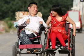 直击：轮椅上残疾夫妻真实的“私下”生活图片