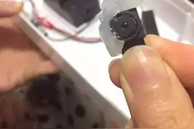 房东老头偷窥女租客，租客报警，老头治安拘留十日，罚款500元图片