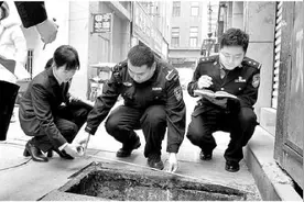 在小井盖上做起“大文章” 严防窨井变“陷阱”图片