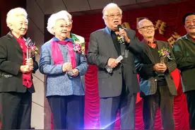 90岁于洋：12岁参拍电影，20岁拥抱爱情，如今与91岁妻子伉俪情深图片