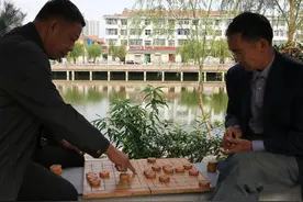 故事：光棍王大爷的“快乐”生活图片