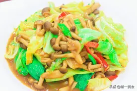 夏天，这2素菜一起炒、味道棒极了！好吃实惠还下饭，拿肉都不换图片