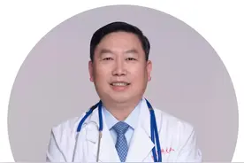 广西医科大学第一附属医院院长陈俊强：以战略思维科学决策 以智慧医疗赋能创新 |建党百年·医界丰碑图片