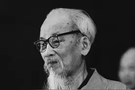 胡志明精通汉语，又热爱中华文化，为何他上台后立刻废除了汉字？图片