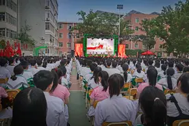 白衣天使诗意浓，太原市卫生学校举行红色诵读活动图片