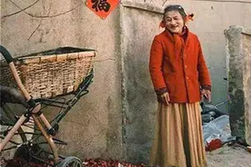 一个男人，身穿女装16年，终日浓妆艳抹，背后的故事却令人敬佩图片