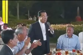 82岁李双江被爆四处走穴捞金，与千亿富豪聚餐，唱歌时已底气不足图片