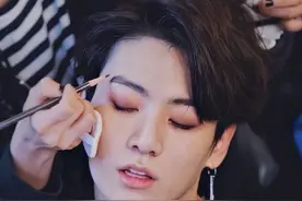 韩国妆发师揭秘：为什么他们不太可能和偶像们谈恋爱或者约会图片
