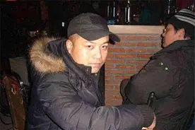 他本是少林寺武僧，被特招进特种部队，26岁成中国特种兵传奇图片