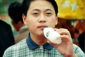 温州商人王均瑶身价上百亿，经营三家上市公司，却38岁因病早逝图片