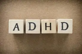 家有ADHD多动症儿“不穿校服”如何治？图片