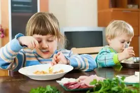 孩子身上有以下几个特征，将来往往是大高个，哪怕抓住一个也稳了图片
