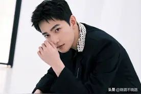 男人过了35岁，建议少剪这3种发型，显老还油腻，很多人都中了图片