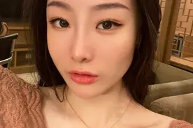 小说：“我的腿有点软。”图片