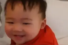 幸福爆棚！蔡少芬强行叫儿子起床索吻被拒，母子互动乐儿萌态百出图片