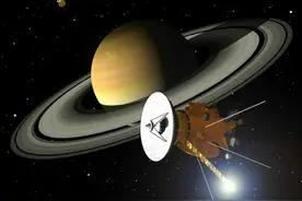 卡西尼探测器在土星轨道上传回照片，上面的内容，颠覆科学家认知图片
