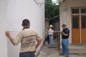 户口迁出农村后，村里有权收回宅基地吗？退出土地能补偿多少钱？图片