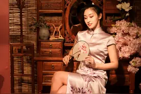 年轻姑娘初次体验穿旗袍，是什么样的体验？图片