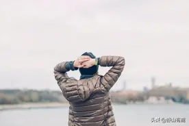 喜欢找亲戚借钱的人，有这几种心态图片