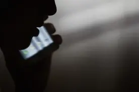 杭州小伙电话里跟人吵架，连打十几个喷嚏后，竟导致半身不遂打喷嚏也会发生意外？图片