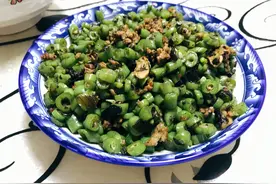 咸鲜适口的米饭终结者：榄菜肉末四季豆，好做又好吃图片
