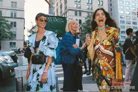 美式风潮的洒脱自在，最适合春天放肆心情，看纽约时装周亮点穿搭图片