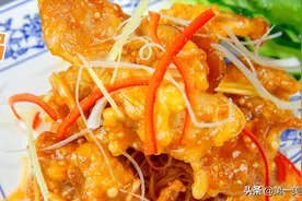 这才是锅包肉正确做法，挂糊调汁都有技巧，酸甜酥脆吃着带劲图片