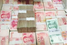 不要觉得在银行存款很笨，100万一年利息就可以顶上1年的工资图片