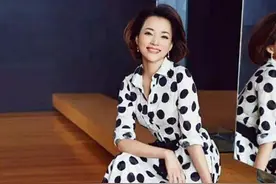 40岁的女人，夏天再热也不要穿短裤，学陈数、董卿这样穿，真气质图片