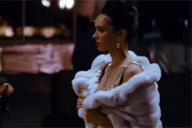 “这么美的背，不拔罐可惜了…”图片